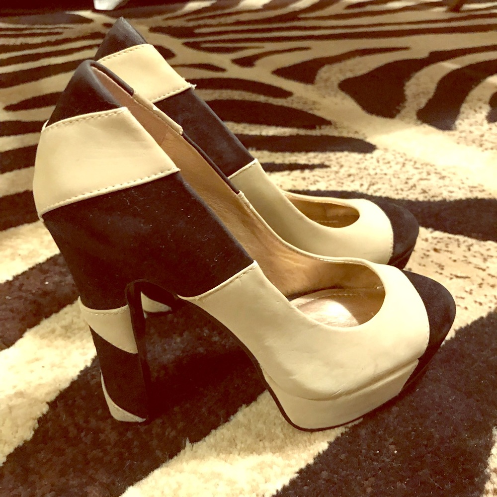 BCBG GENERATION PUMPS Size 61/2